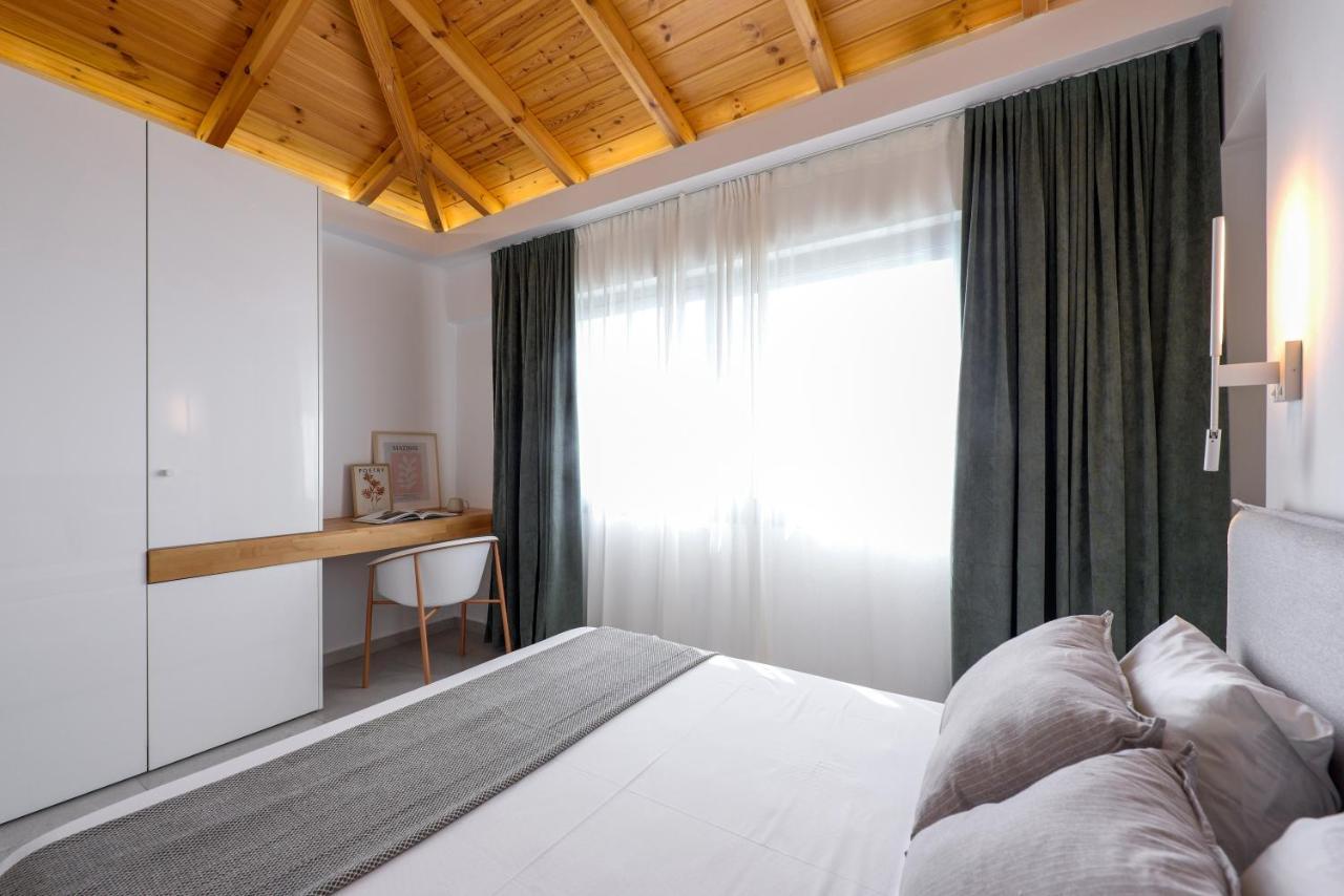 Lithos Retreat 2 Apartment Kalamata Exterior photo