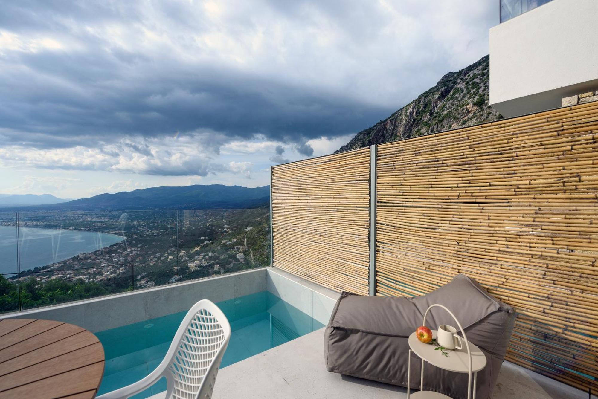 Lithos Retreat 2 Apartment Kalamata Exterior photo